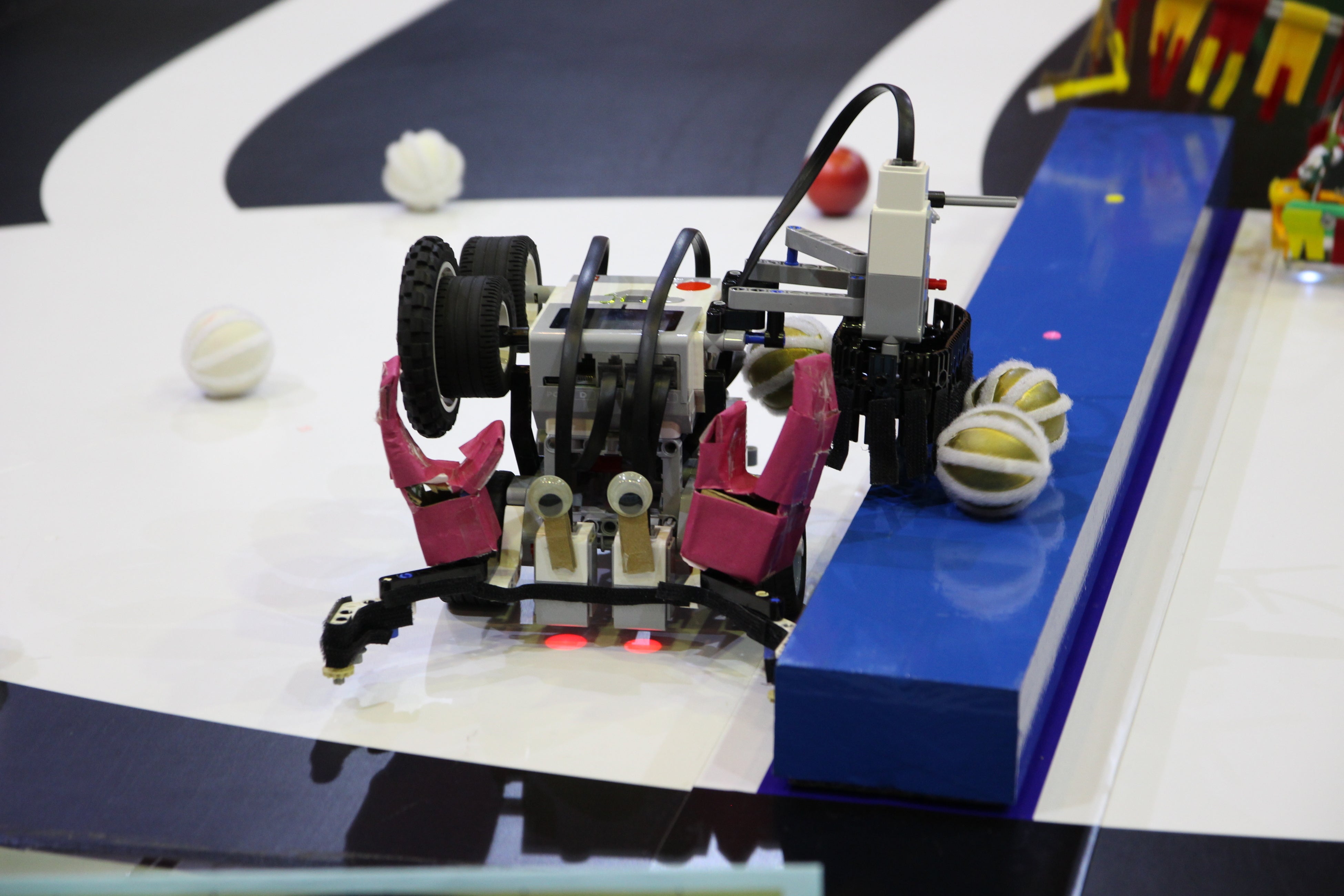 競技中ロボット