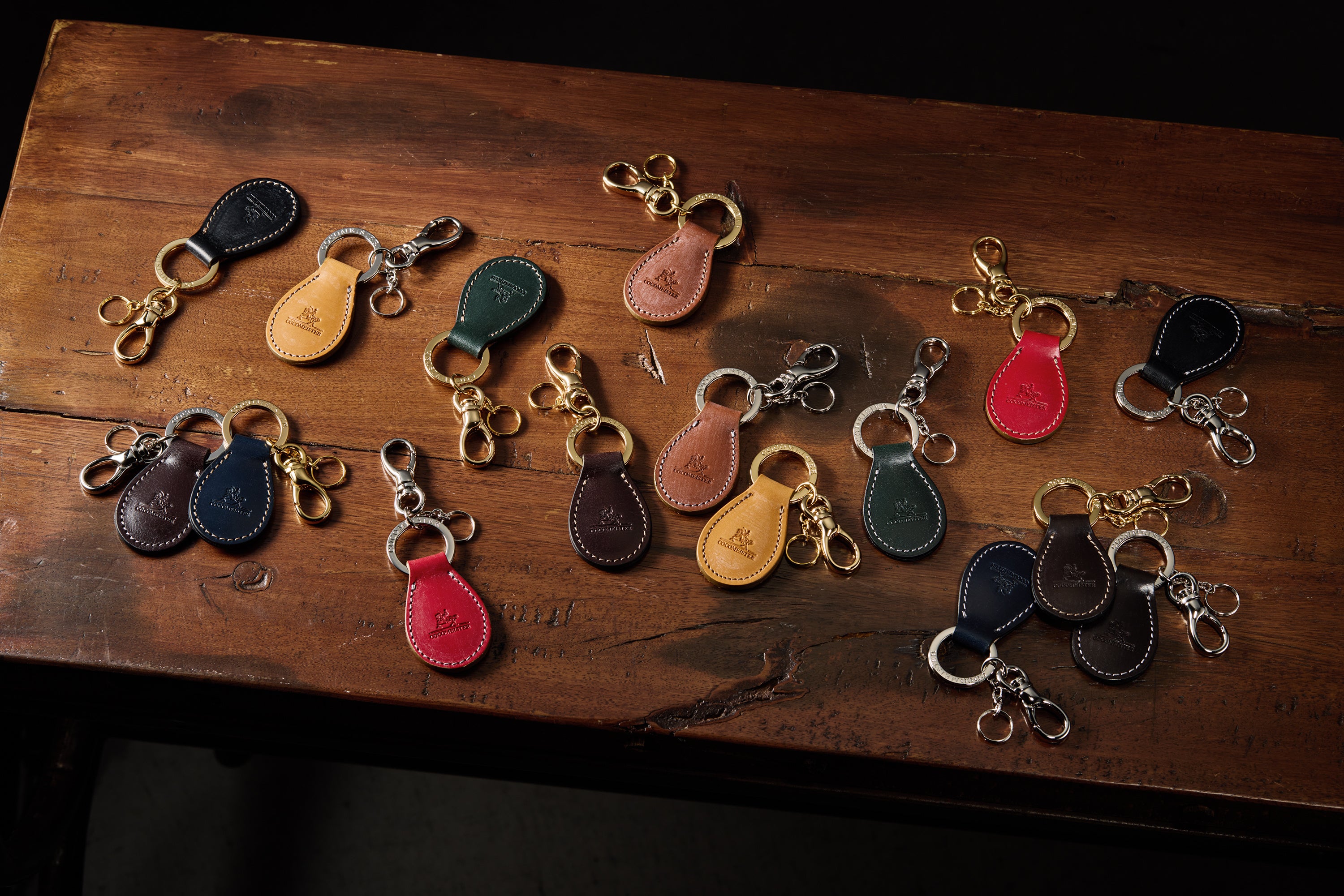 【ココマイスター】英国馬具革のブライドルレザーを使用したキーリング。「ブライドル キーフォブ」が新発売