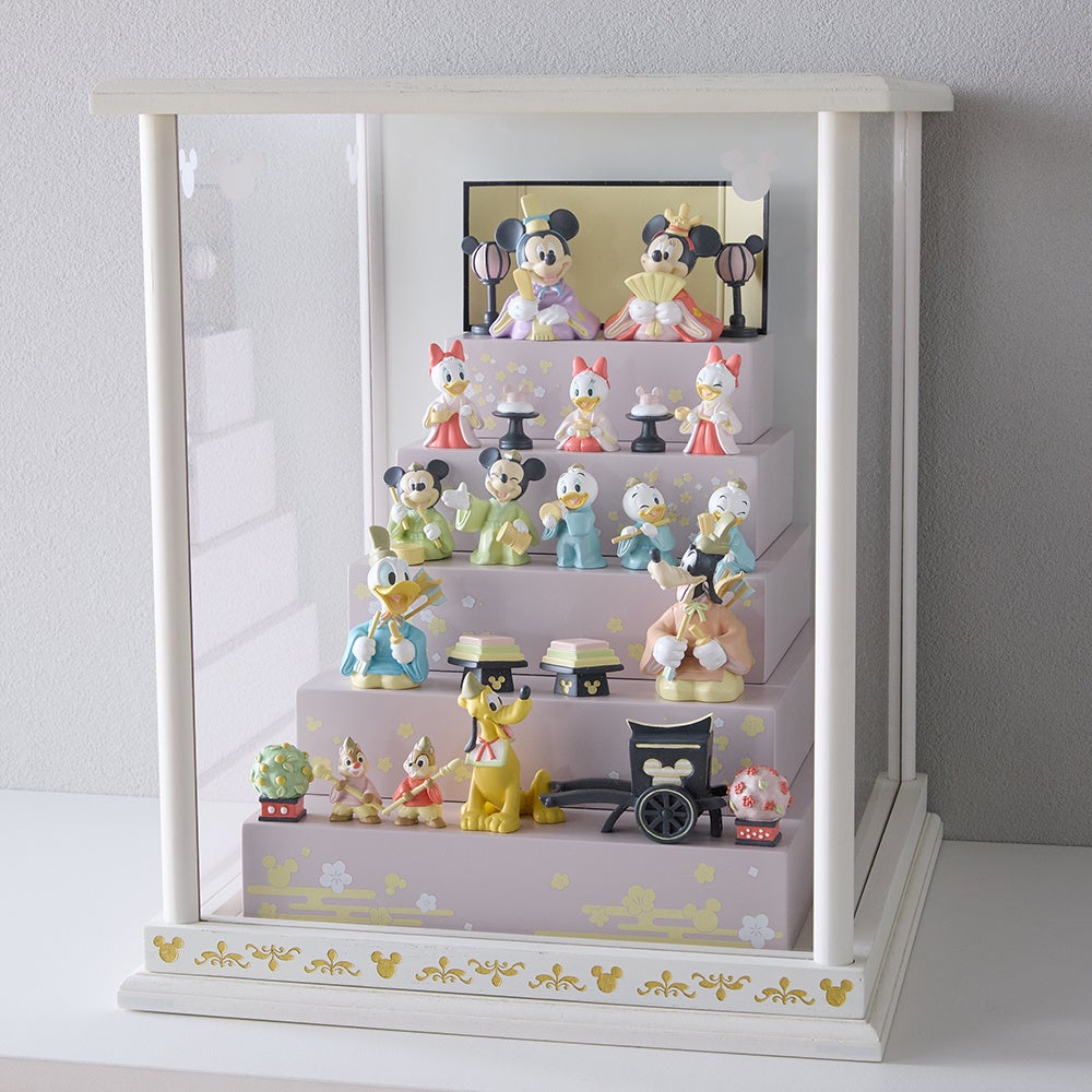 「くすみピンク」のミッキー&フレンズおひなさまが新登場 幅約22cmの豪華フルセット