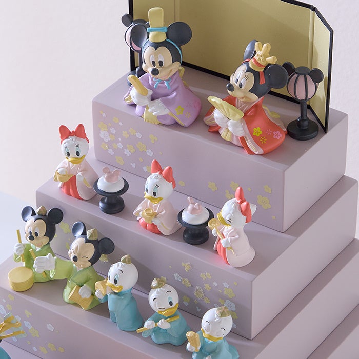 「くすみピンク」のミッキー&フレンズおひなさまが新登場 幅約22cmの豪華フルセット