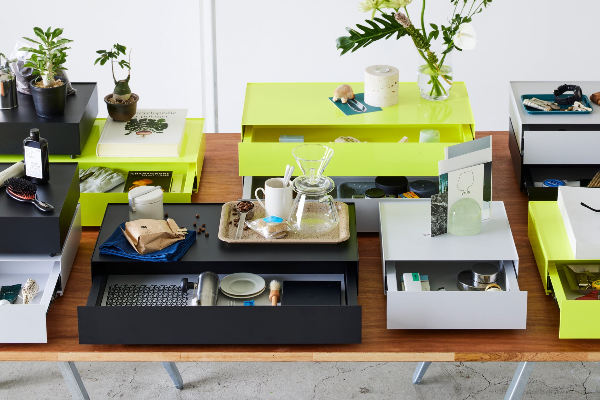 植物関連や工具などの道具入れとして