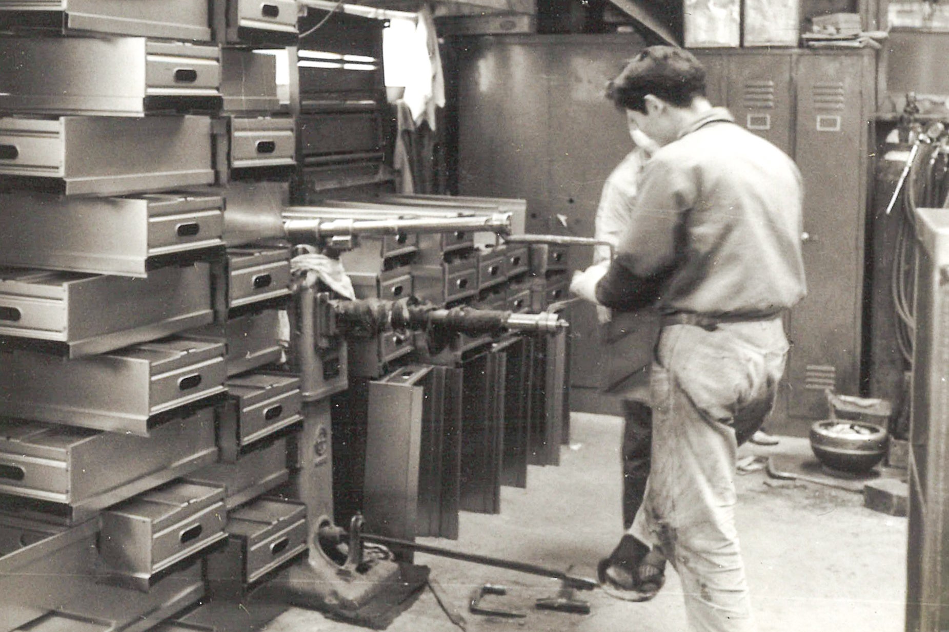 当時のキャビネット製造シーン