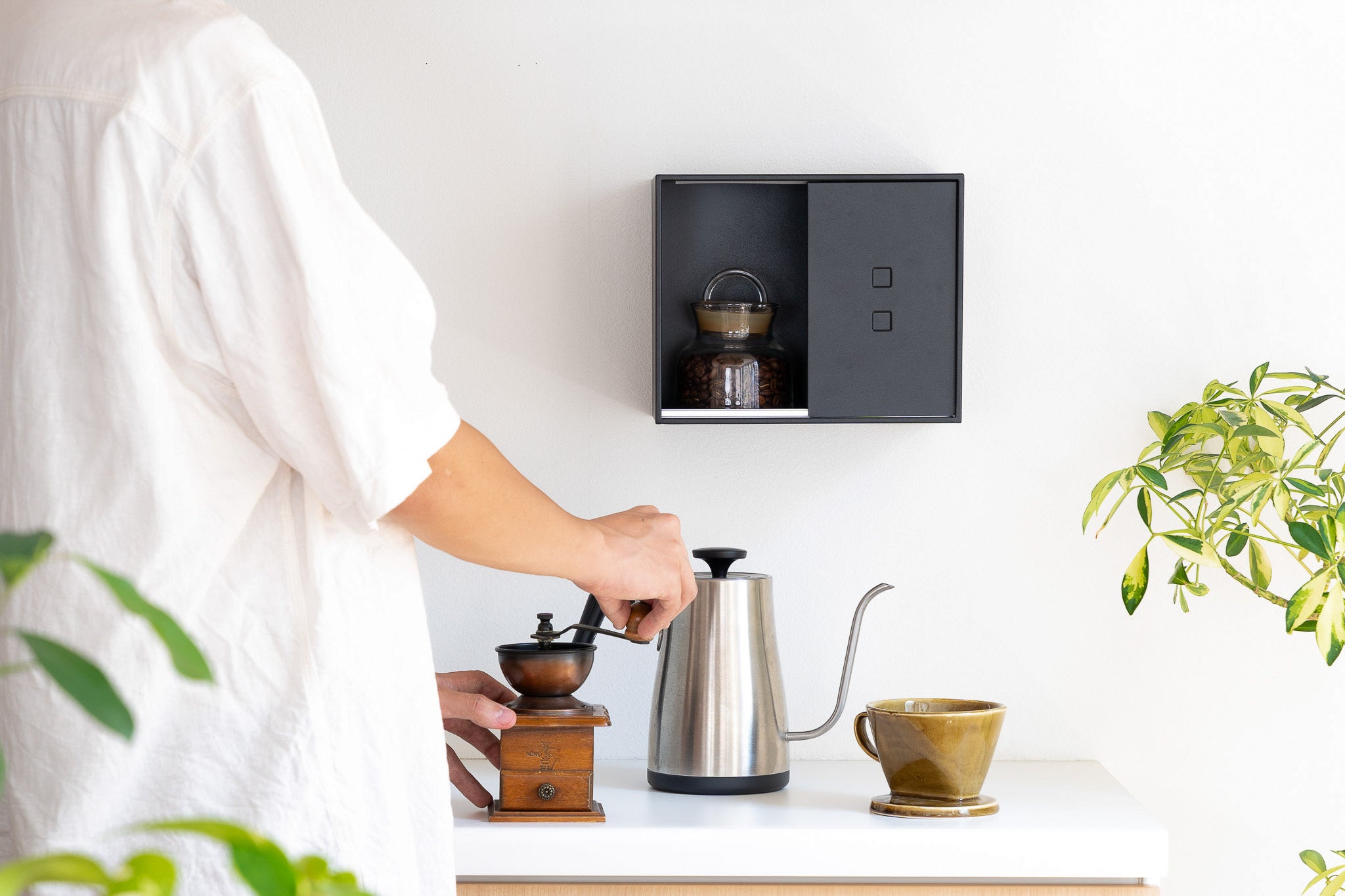 キッチンカップボードの空いている壁に