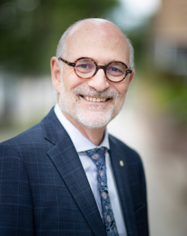 ハーヴェイ・マックス・チョチノフ氏