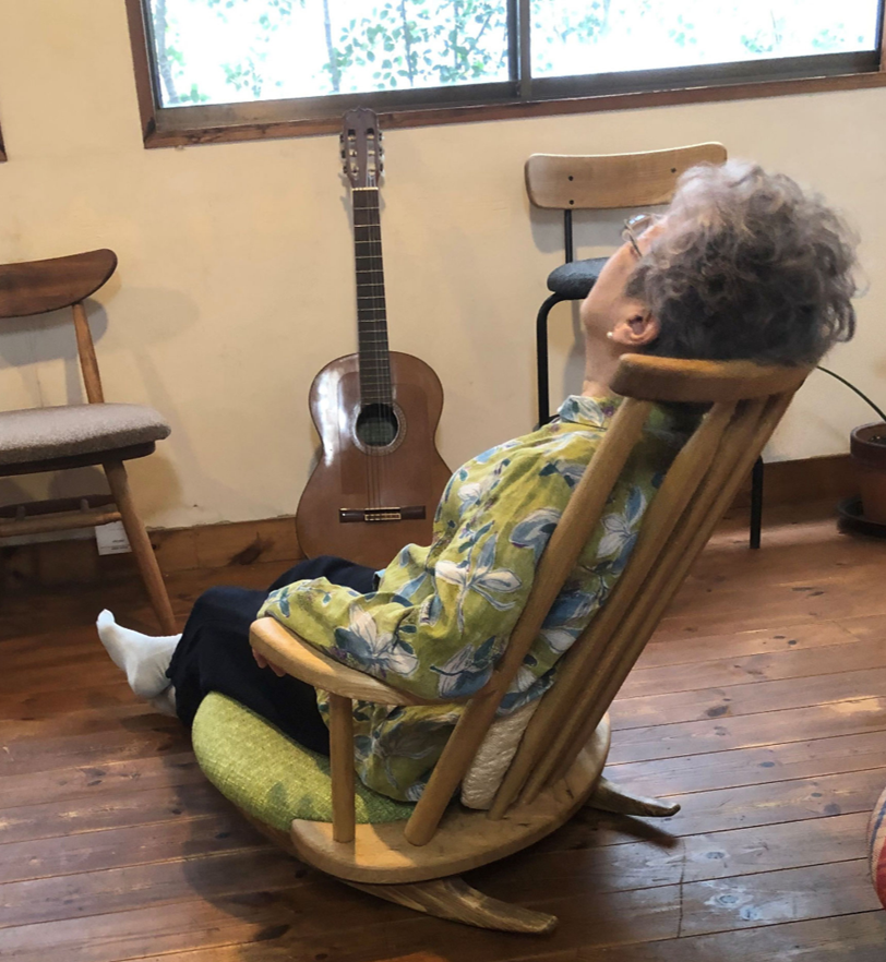 座椅子の革命児、ゆらゆら座椅子　ロッキング座椅子 座椅子の革命児、ゆらゆら座椅子 | WOODSKETCH