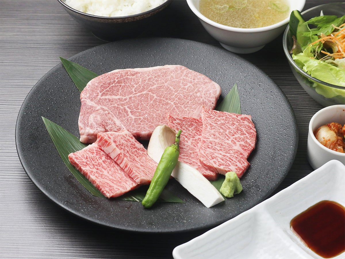 「極」焼肉定食