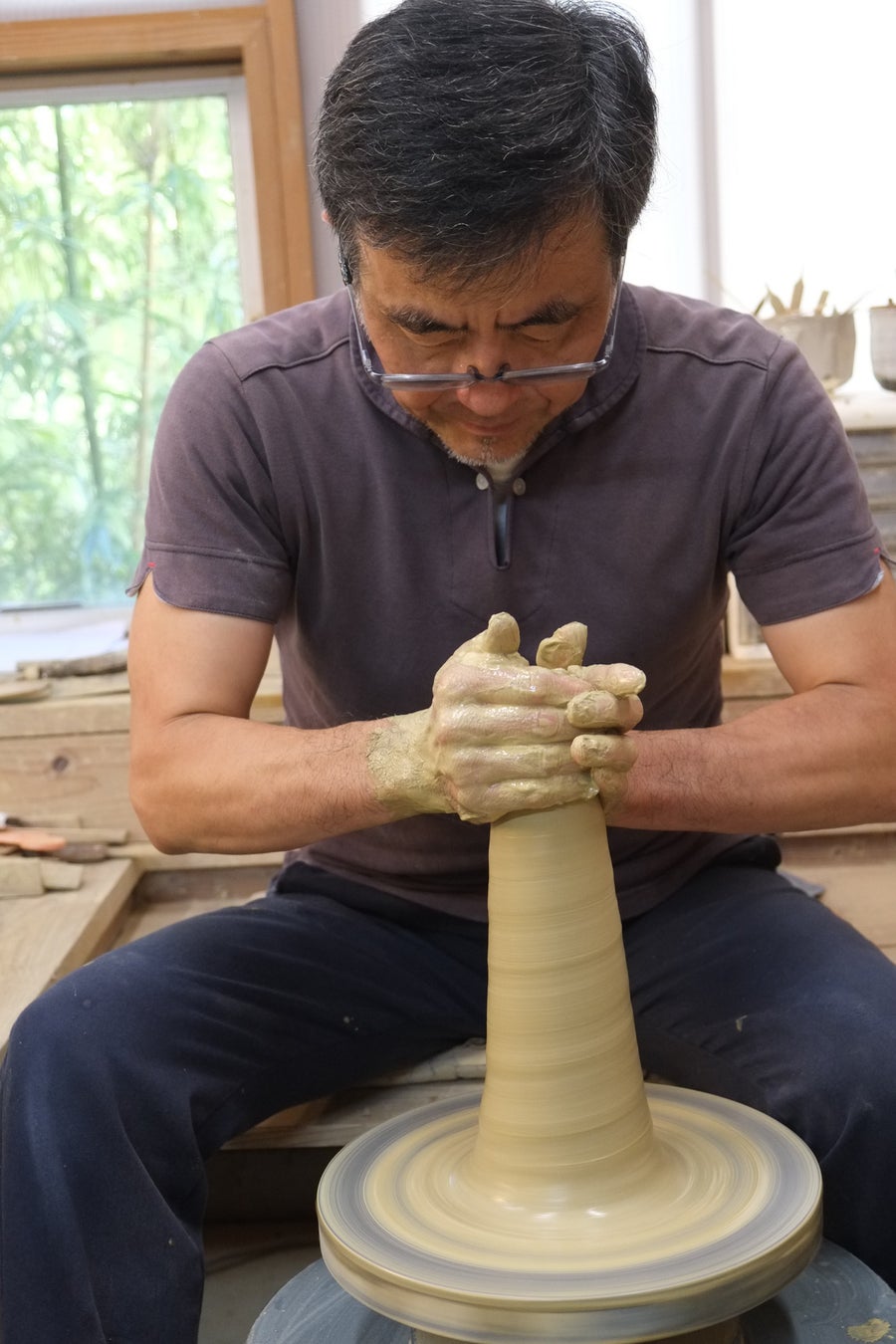 上野焼宗家渡窯、の渡仁氏