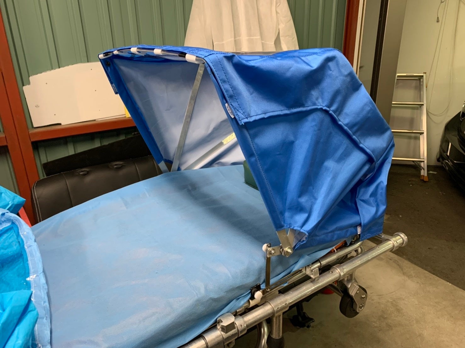 ストレッチャー用フードカバー