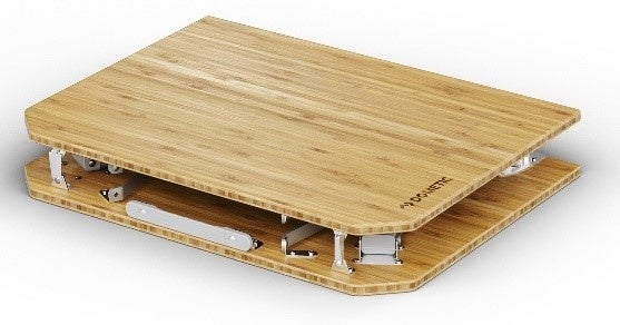 半分に折り畳む事が出来、コンパクト収納