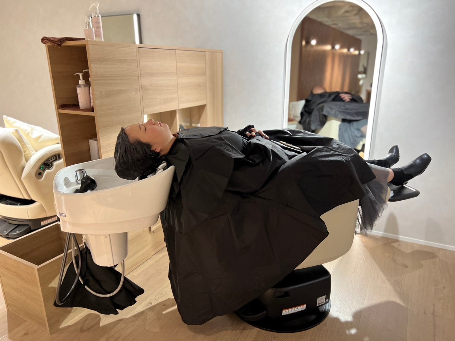 可動式シャンプー台で席移動なし