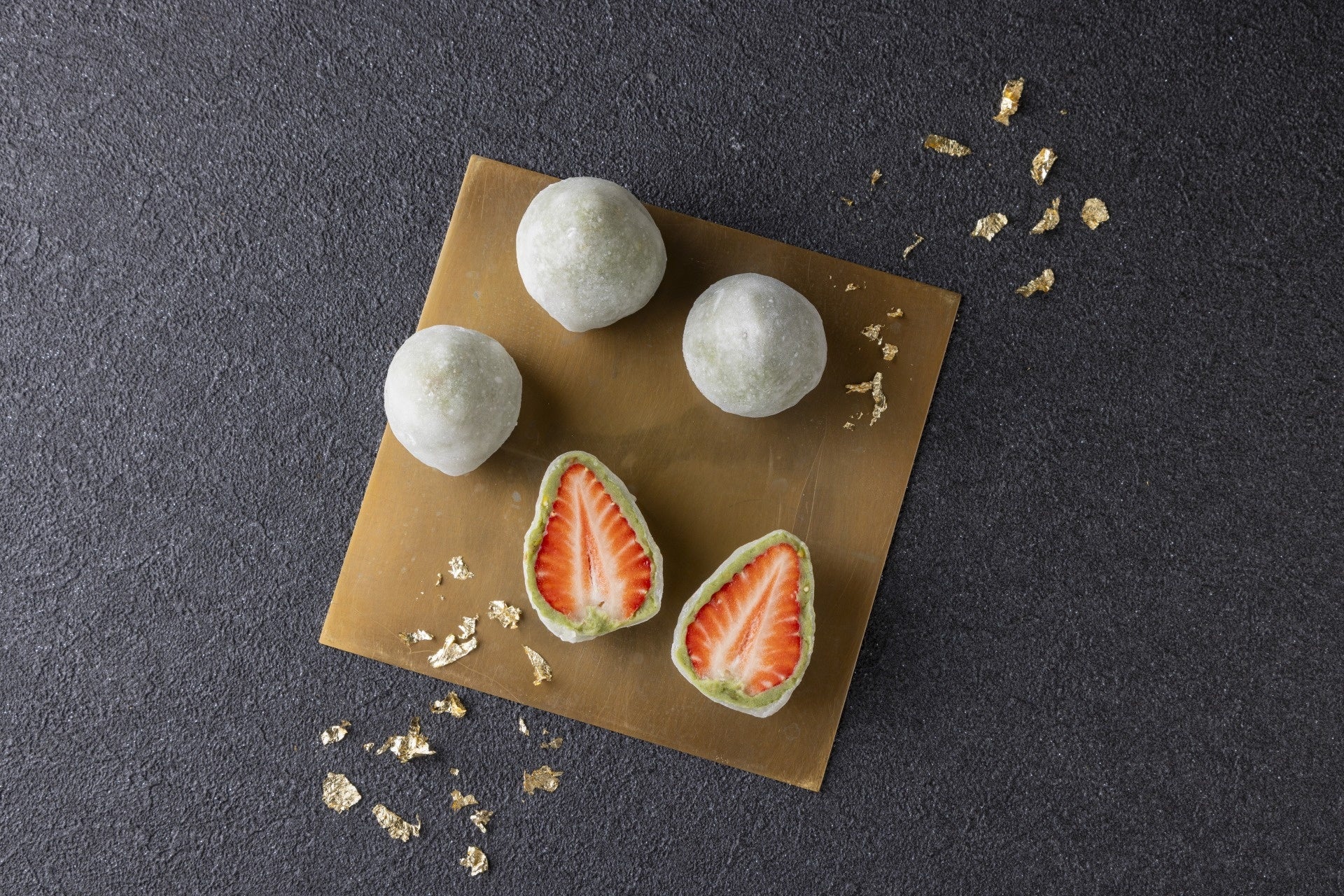 弁才天の一番人気「いちご大福」が、クリスマス限定のピスタチオ