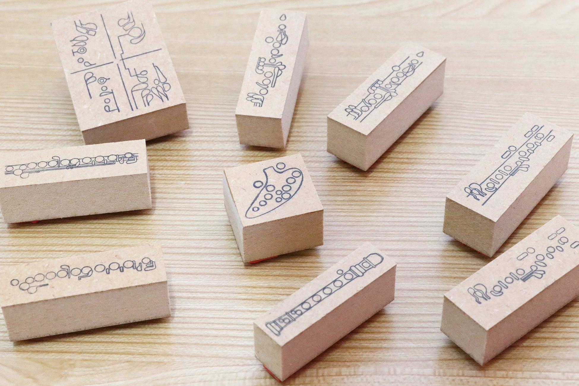 楽器練習の必需品 オカリナ クラリネット フルート リコーダーなどの管楽器の運指図がポンと押せるはんこ 音楽ずかん 楽器練習 スタンプ 株式会社岡田商会のプレスリリース 楽器練習の必需品 オカリナ クラリネット フルート リコーダーなどの管楽器の運指図がポンと押せるはんこ 音楽ずかん 楽器練習 スタンプ 株式会社岡田商会のプレスリリース