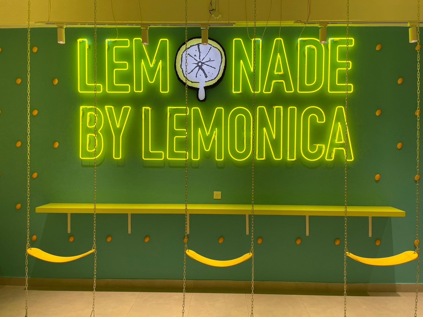 「A5Mall店」は、渋谷ストリーム店をモデルとしたデザインとなっています。