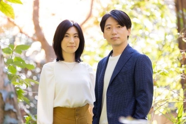 末光陽子氏（左）、末光弘和氏（右）