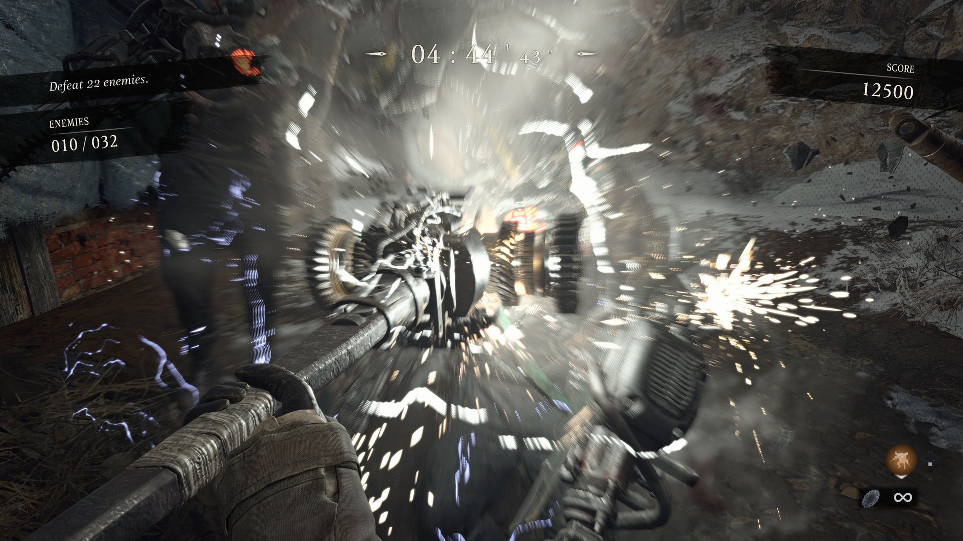 ハイゼンベルクの主武装となる大槌は、振り回して敵を攻撃することで電気を溜めてゆく。 充分に電気を溜めて叩きつければ、強力な電撃で周囲の敵を攻撃することができる。