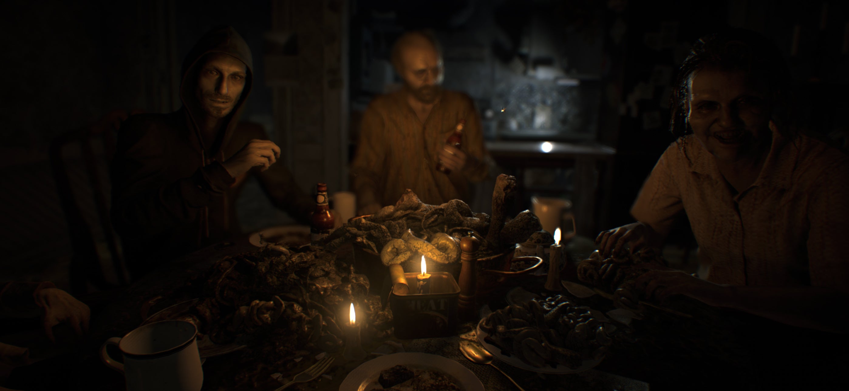 ベイカー一家とのディナーシーン。狂気との邂逅、その恐ろしさが存分に味わえるシークエンスだ