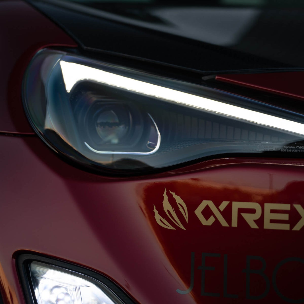 AlphaRex®からトヨタ 86/スバル BRZ専用「LUXX LEDプロジェクターヘッドライト」が登場 流れるウインカーと日本仕様の配光を採用