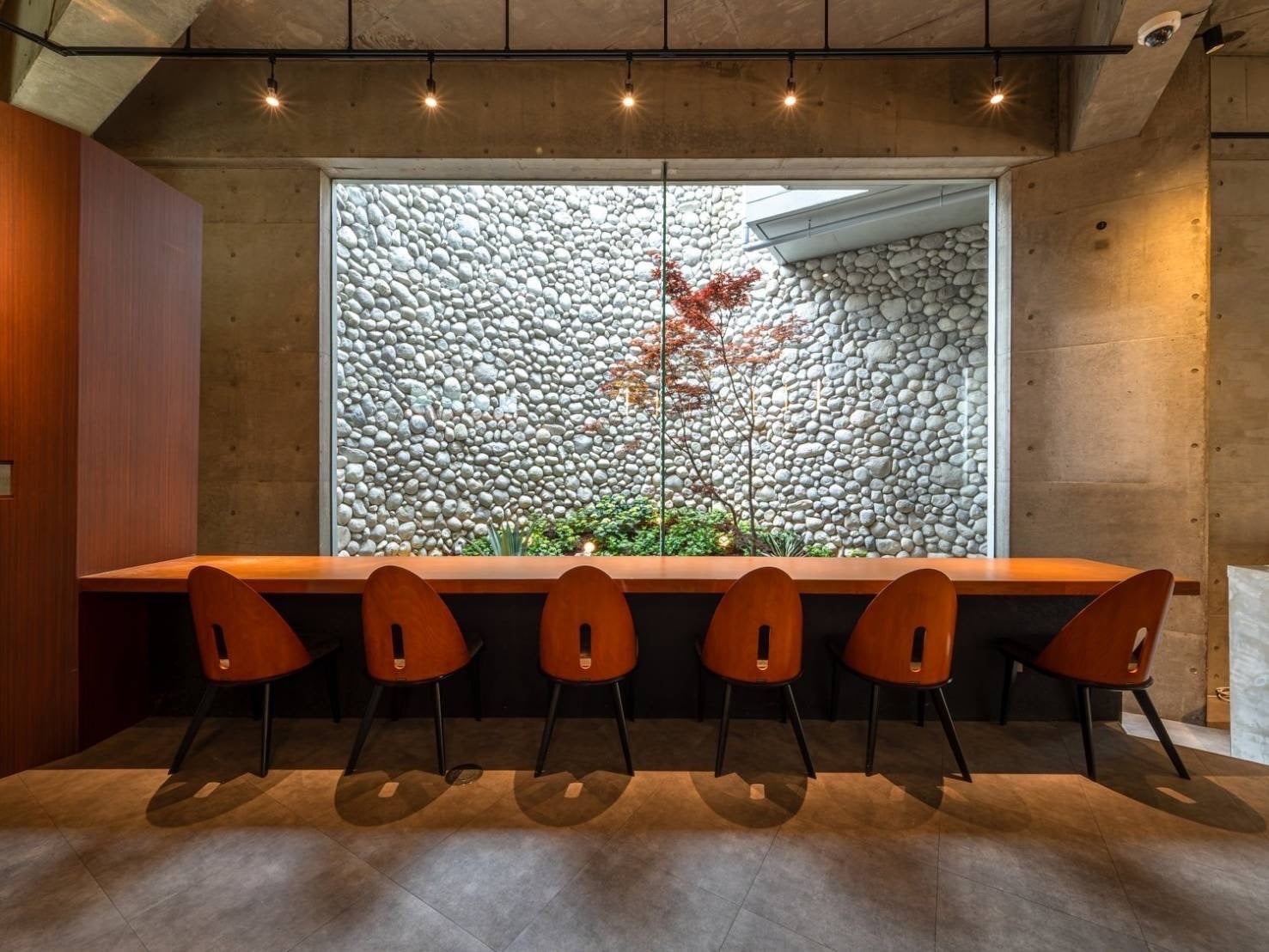 【PREMIUMカウンター席から眺めるSTYLISM庭園】