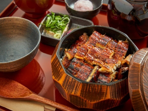 【ひつまぶし】(並)1,900円(上)2,700円 ※画像は上