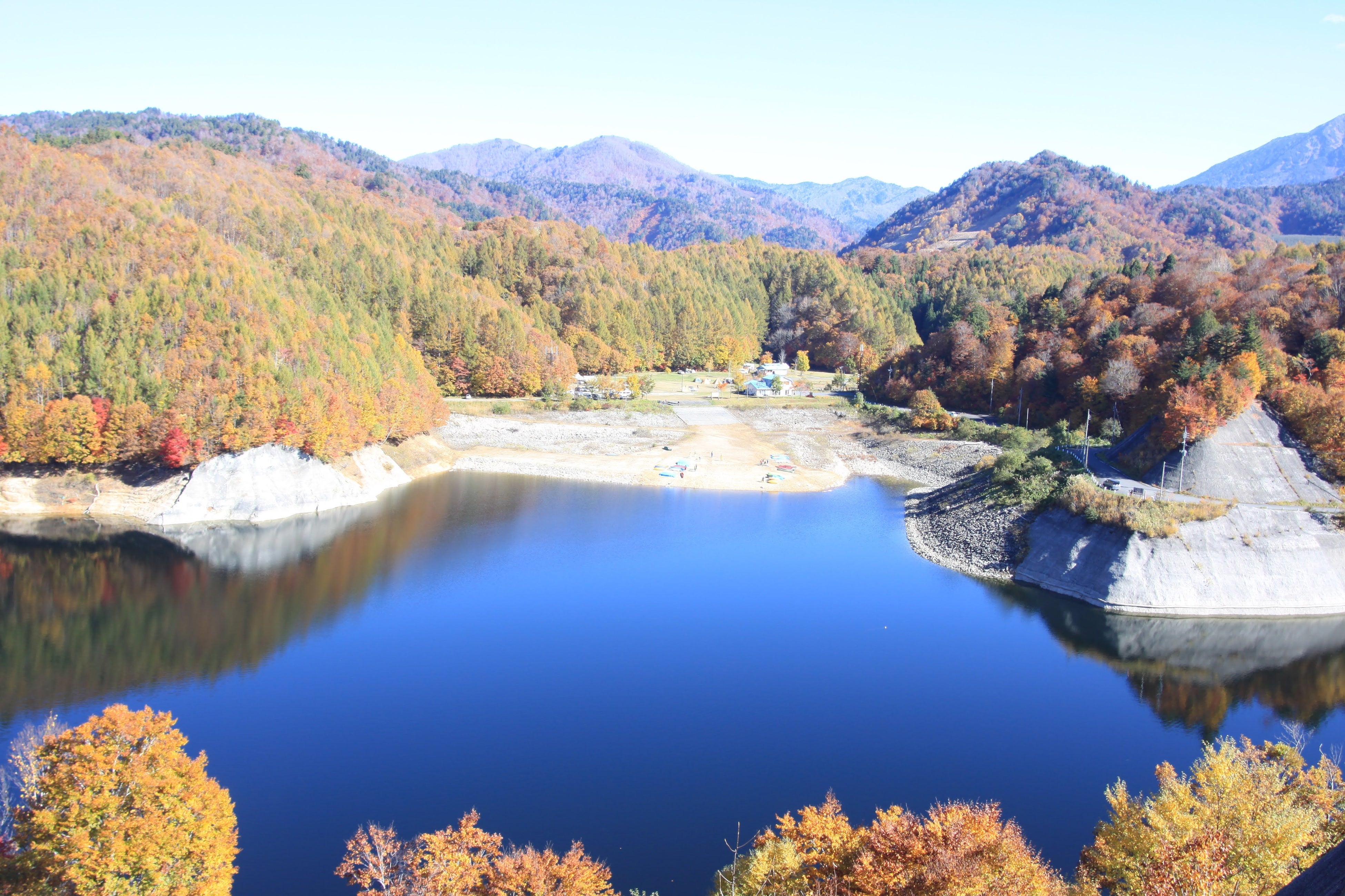 オートキャンパーズエリアならまたの秋