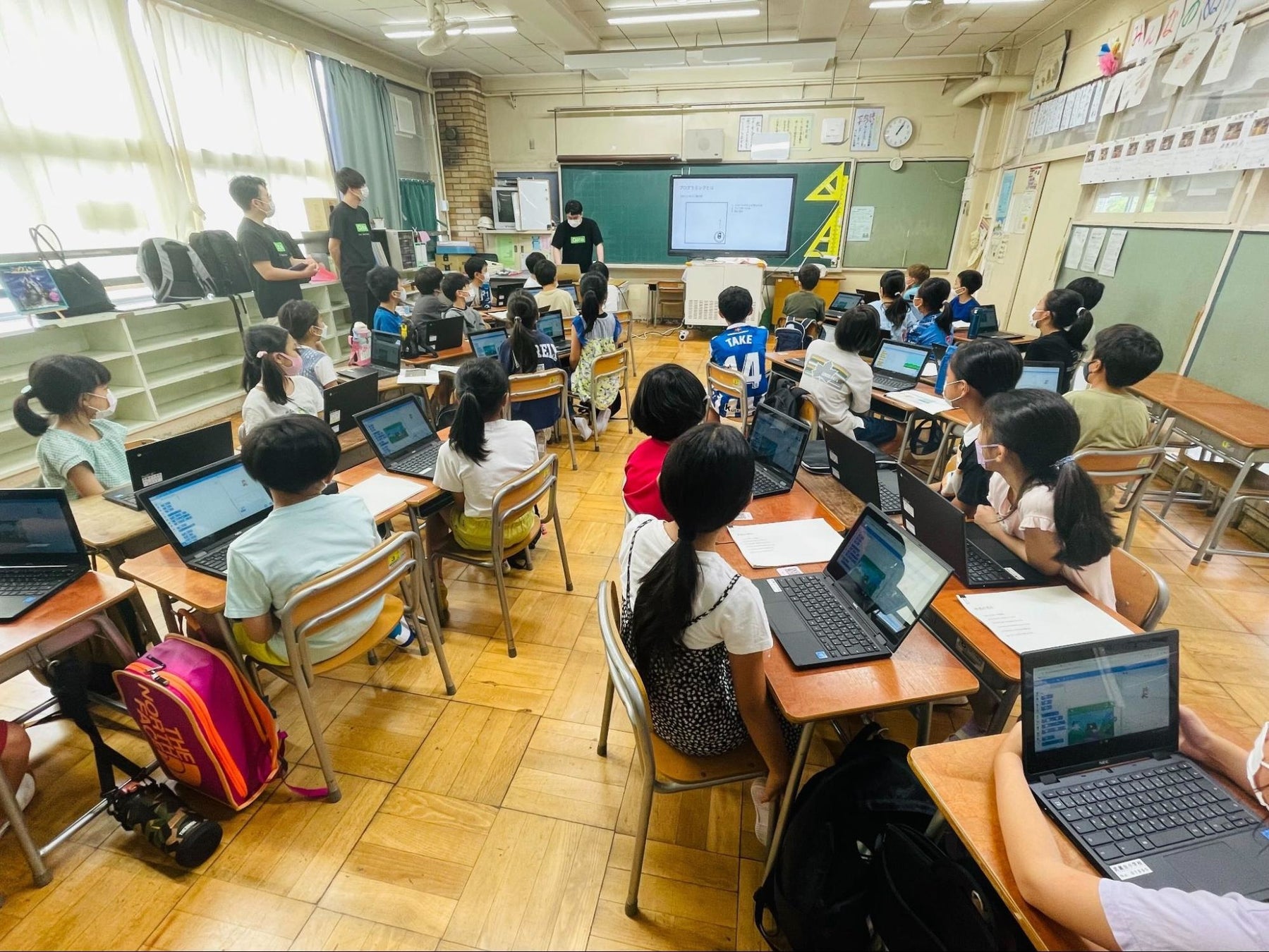 府中市立武蔵台小学校で プログラミング出張授業 を開催 日本最大級のエンジニアコミュニティ Qiita が小学生向けプログラミング 教育を支援 エイチームのプレスリリース 府中市立武蔵台小学校で プログラミング出張授業 を開催 日本最大級のエンジニアコミュニティ Qiita が小学生向けプログラミング 教育を支援 エイチームのプレスリリース
