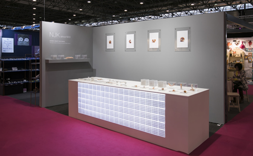 大阪の中島重久堂は、世界最高峰のインテリア＆デザイン見本市パリで