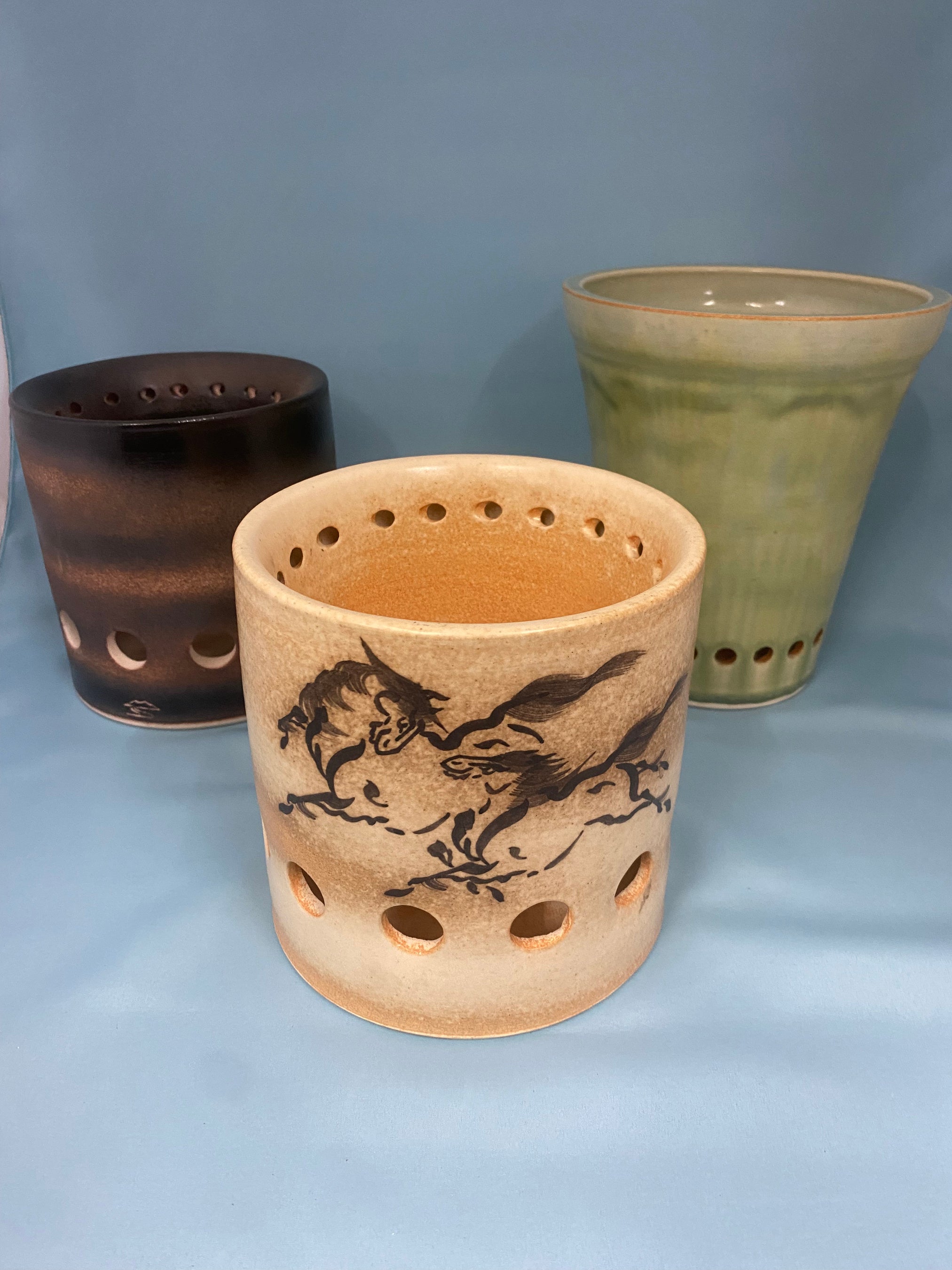 左から 焚き火鉢 「栄」「雅」「誉」