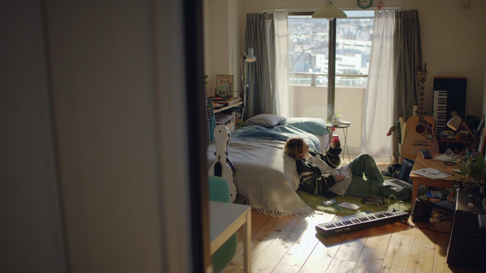 ロザリーナが、コカ・コーラ「魔法は、すぐそばにある。」篇CMに出演