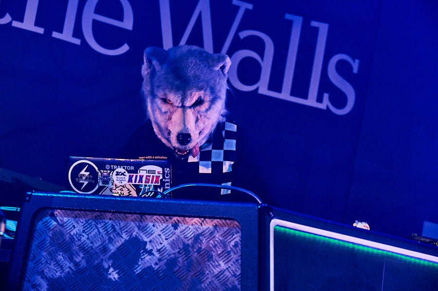 MAN WITH A MISSION 撮影:酒井ダイスケ