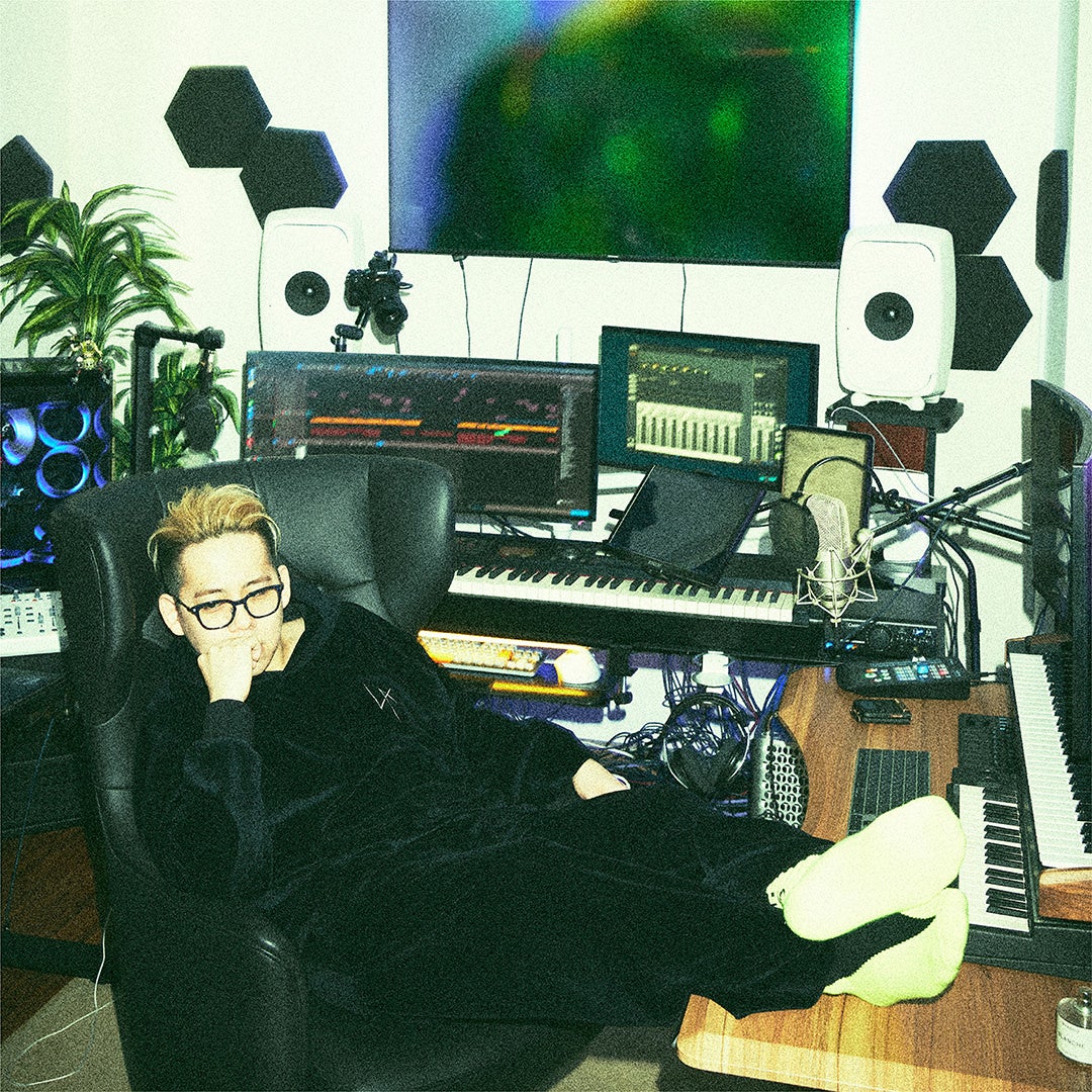 6月28日(水)リリースの10thALBUM「Insomnia」より、「Loser」が6