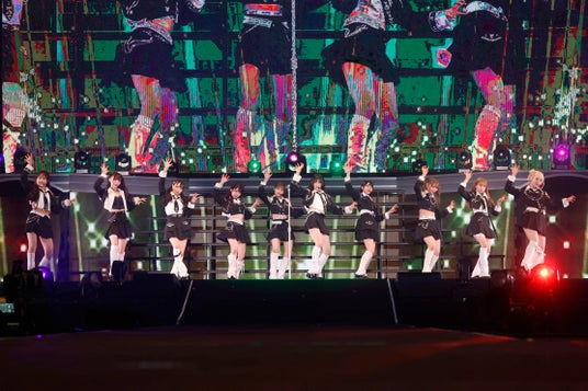 =LOVE初のアリーナツアーが神戸ワールド記念ホールでスタート!初披露の新曲「呪って呪って」が「オダイバ恐竜博覧会2024」タイアップソングに決定!