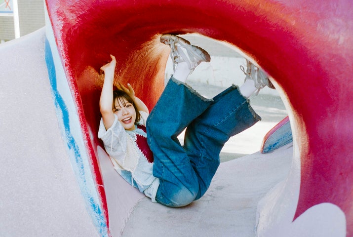 asmi、メジャー1stアルバム「リボン」から「ラヴィウス feat. ⌘ハイノミ」を先行配信!新ビジュアルも公開! asmi、メジャー1stアルバム「リボン」から「ラヴィウス feat. ⌘ハイノミ」を先行配信!新ビジュアルも公開!