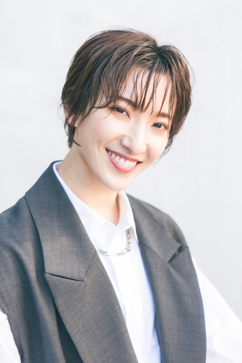 元花組男役スター・帆純まひろがWOWOW「宝塚プルミエール」でナレーターデビュー!ファンへのメッセージも到着! 元花組男役スター・帆純まひろがWOWOW「宝塚プルミエール」でナレーターデビュー!ファンへのメッセージも到着!