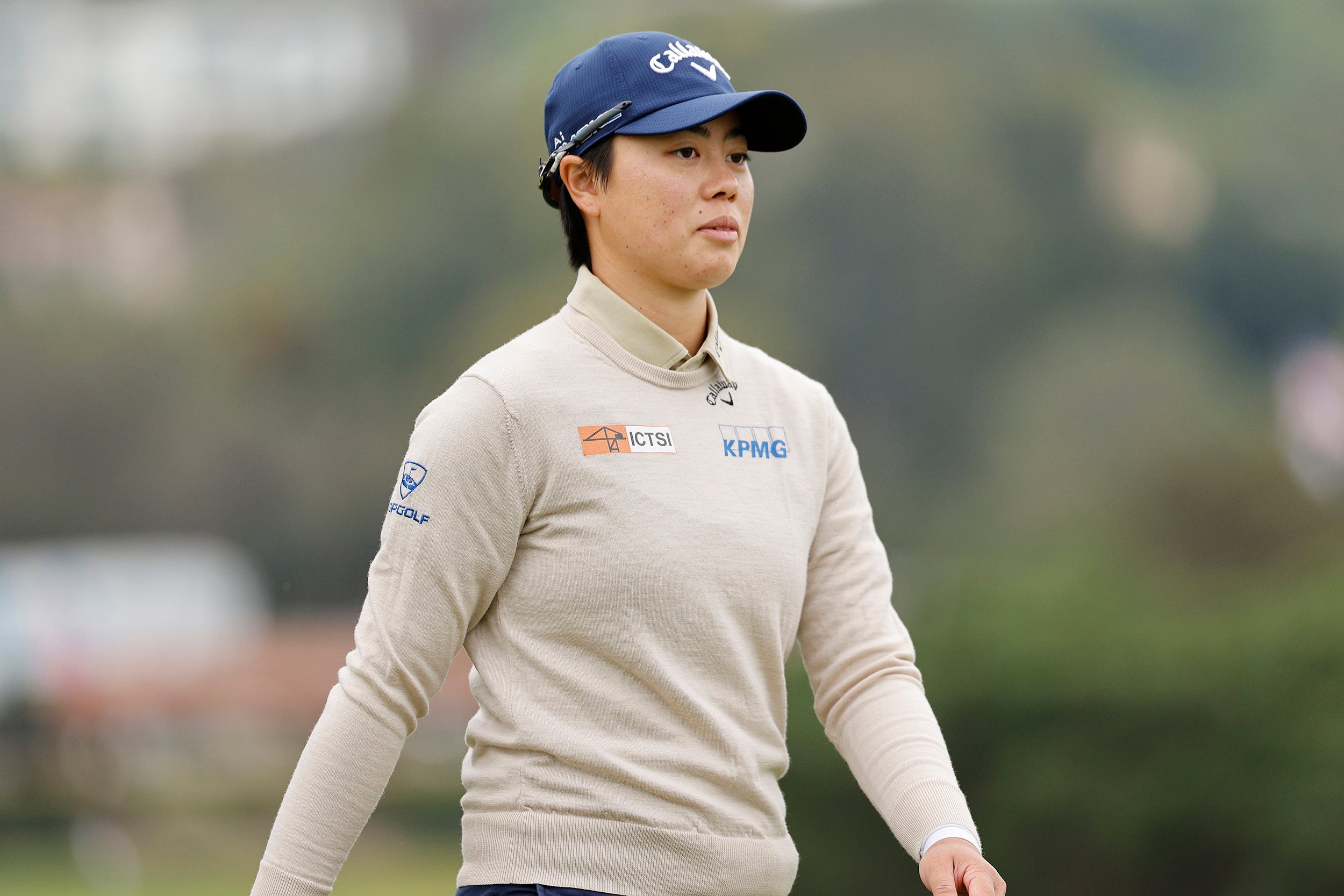 LPGAダウ選手権ペア　渋野日向子・勝みなみ直筆サイン入りキャップ（未着用） 渋野日向子＆勝みなみ「黄金世代コンビ」が再結成 ボール〝統一