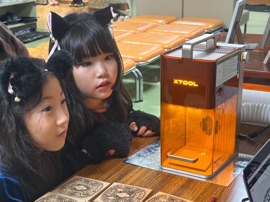 AIで仮装姿の似顔絵に!約5分でレーザー彫刻!『ちとせキッズハロウィン2026』でプレゼント AIで仮装姿の似顔絵に!約5分でレーザー彫刻!『ちとせキッズハロウィン2026』でプレゼント