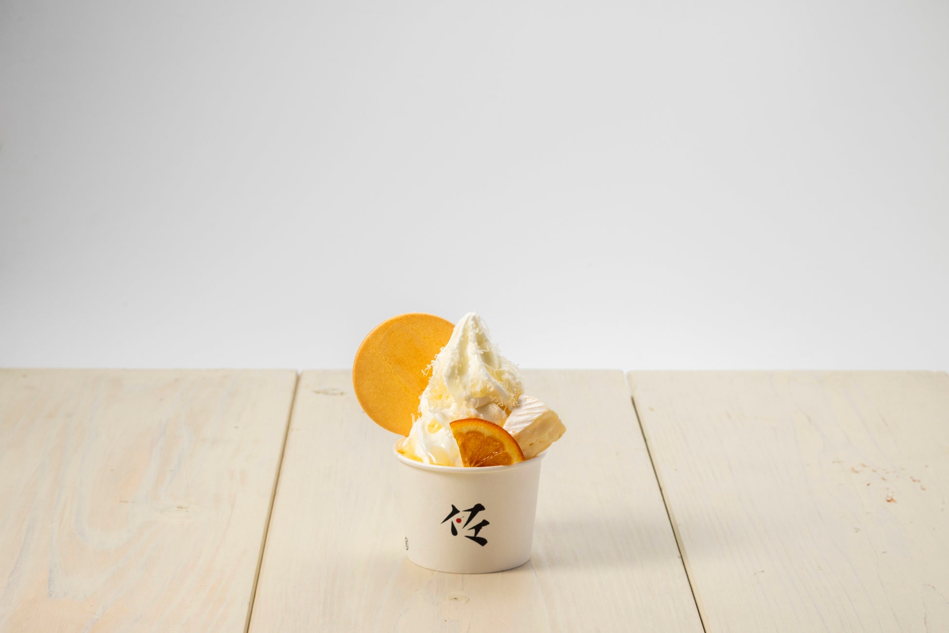 パフェ佐藤コラボのイベントオリジナルパフェや柴田ケイコさん描き下ろし『ほっかいどう地チーズけいさつ』オリジナルグッズなど一挙公開! パフェ佐藤コラボのイベントオリジナルパフェや柴田ケイコさん描き下ろし『ほっかいどう地チーズけいさつ』オリジナルグッズなど一挙公開!