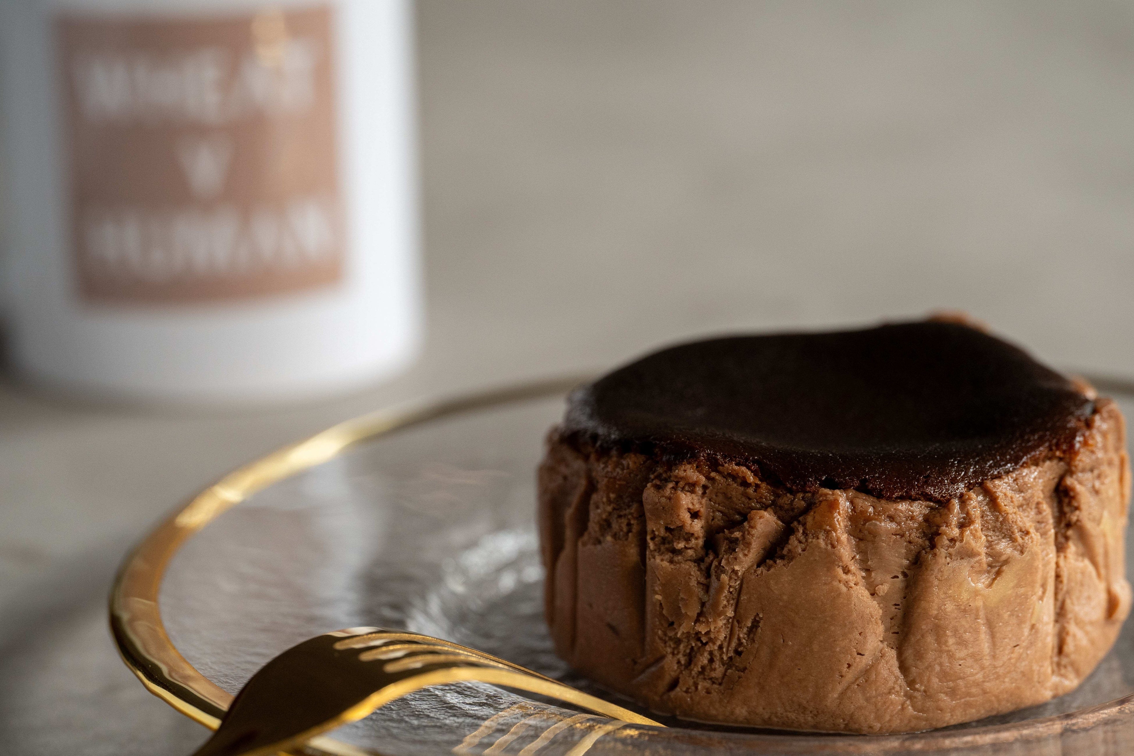 とろ生チョコバスクチーズケーキ