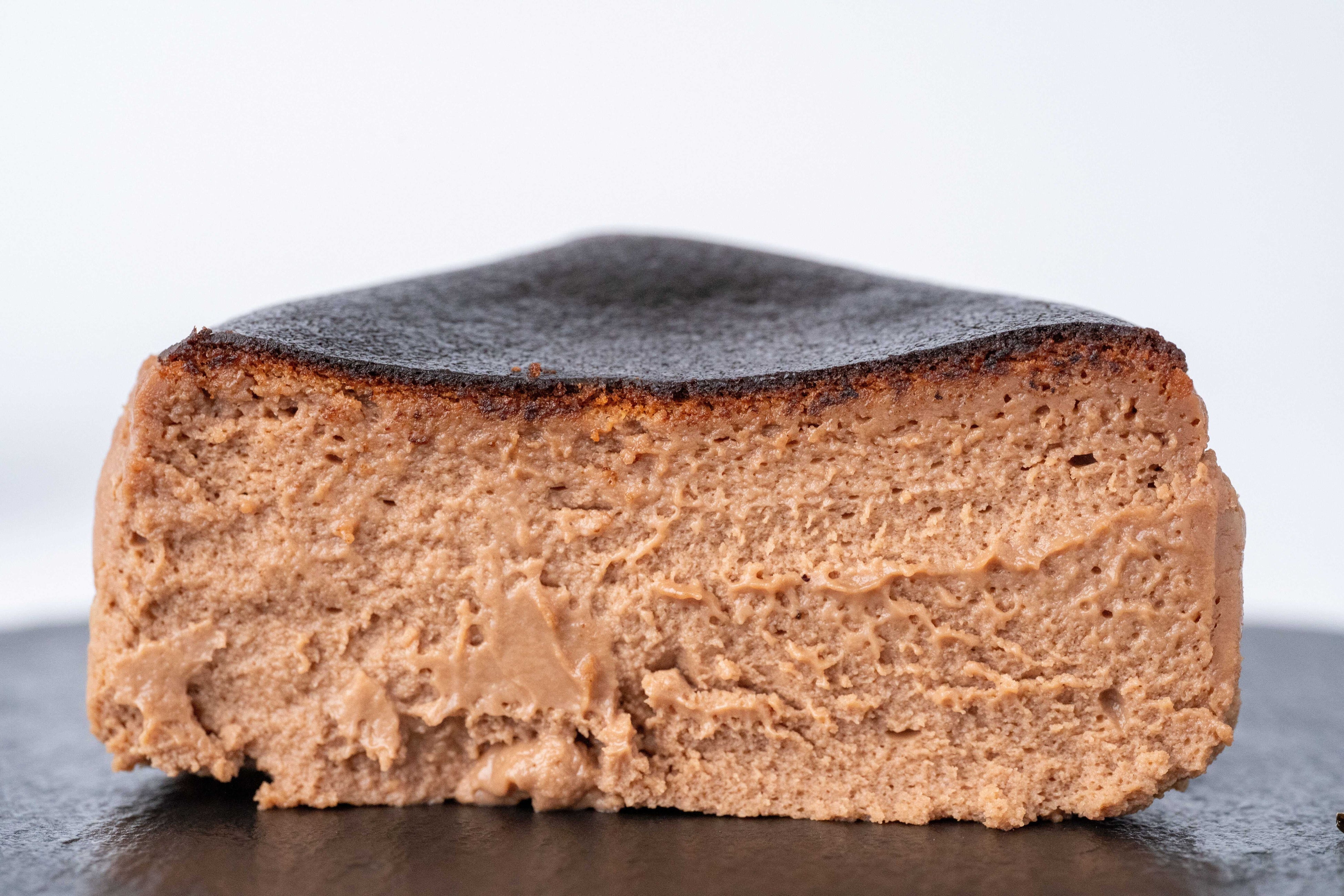 とろ生チョコバスクチーズケーキ