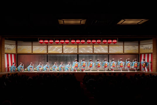 祇園甲部の芸妓舞妓約80名が魅せる 京都の春の風物詩令和八年 第百五十二回公演「都をどり」『寛永行幸都華麗』 4月1日より開幕 祇園甲部の芸妓舞妓約80名が魅せる 京都の春の風物詩令和八年 第百五十二回公演「都をどり」『寛永行幸都華麗』 4月1日より開幕