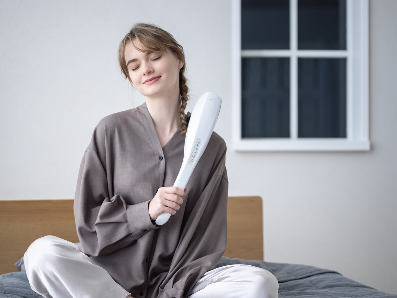 軽量コードレスで肩甲骨まで届くマッサージを ドクターエア【3D