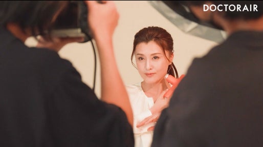 俳優・藤原紀香さんがトータルボディケアブランド「ドクターエア」の 俳優・藤原紀香さんがトータルボディケアブランド「ドクターエア」の