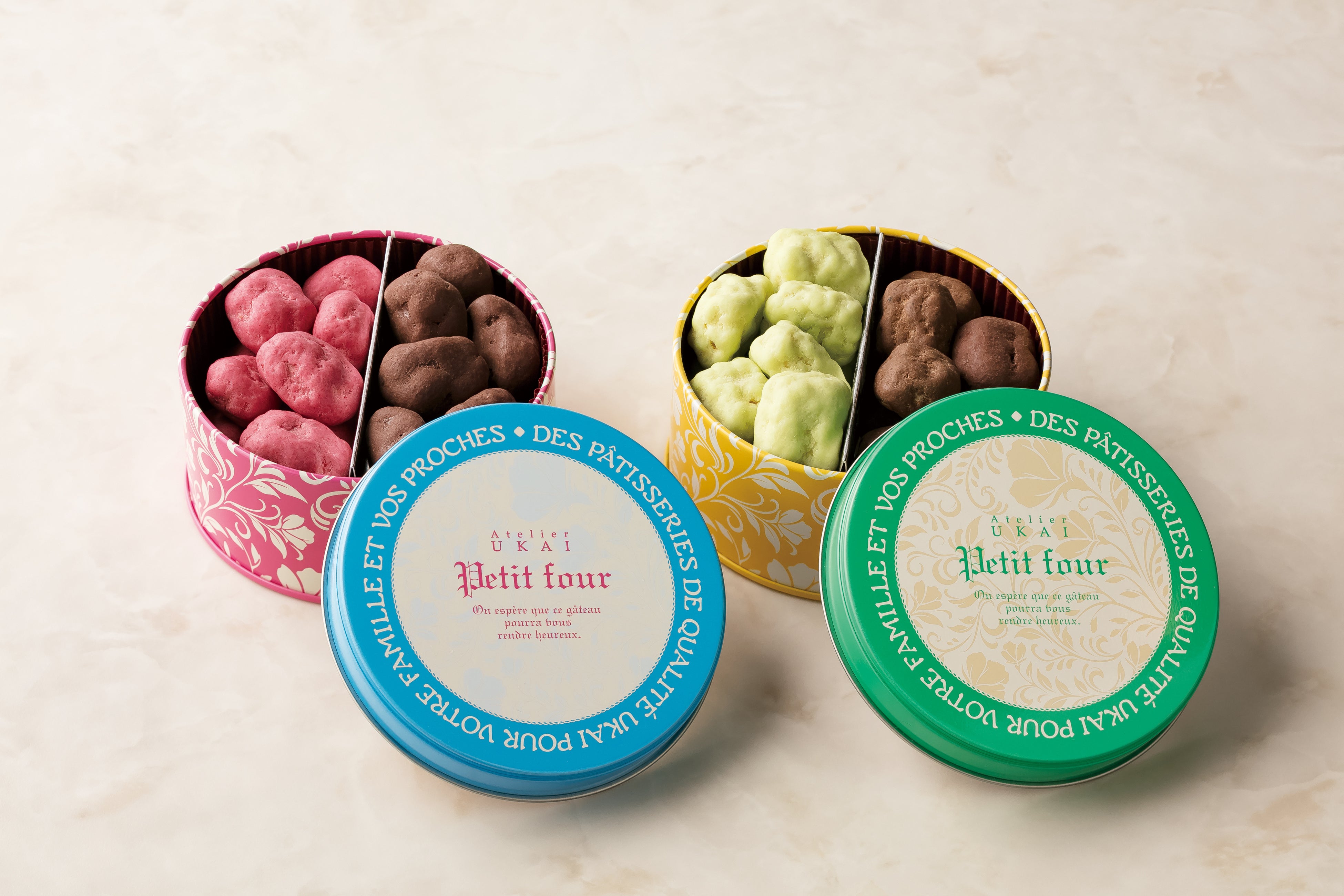 ショコラ アソルティ缶（イチゴ＆カカオ）（マスカット＆紅茶）