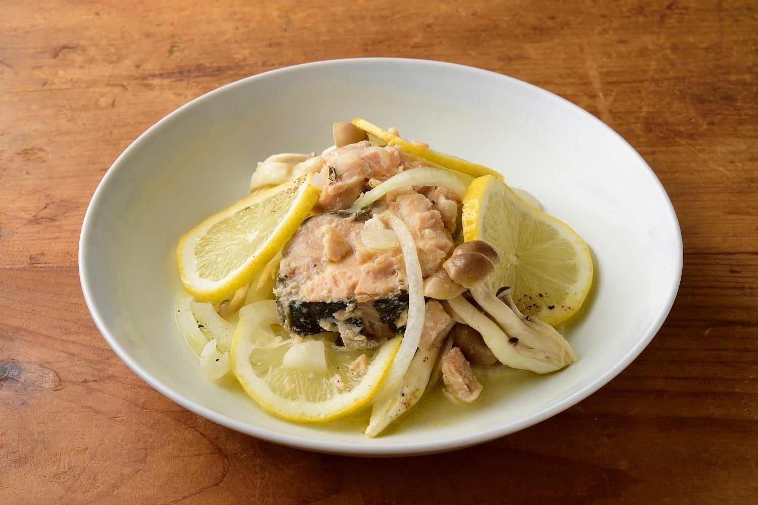 「レンチンでさけ缶と玉ねぎのレモン蒸し」で、脂肪燃焼、筋力アップ！