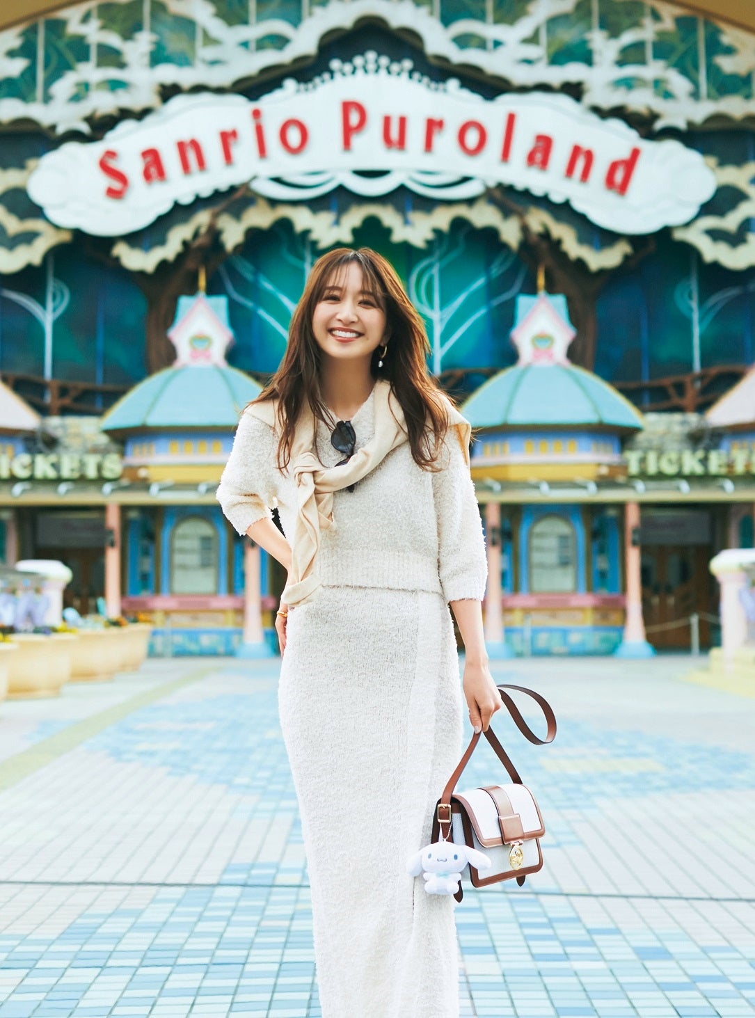 トレンドで復活しているタイトスカートを着回して、サンリオピューロランドへ