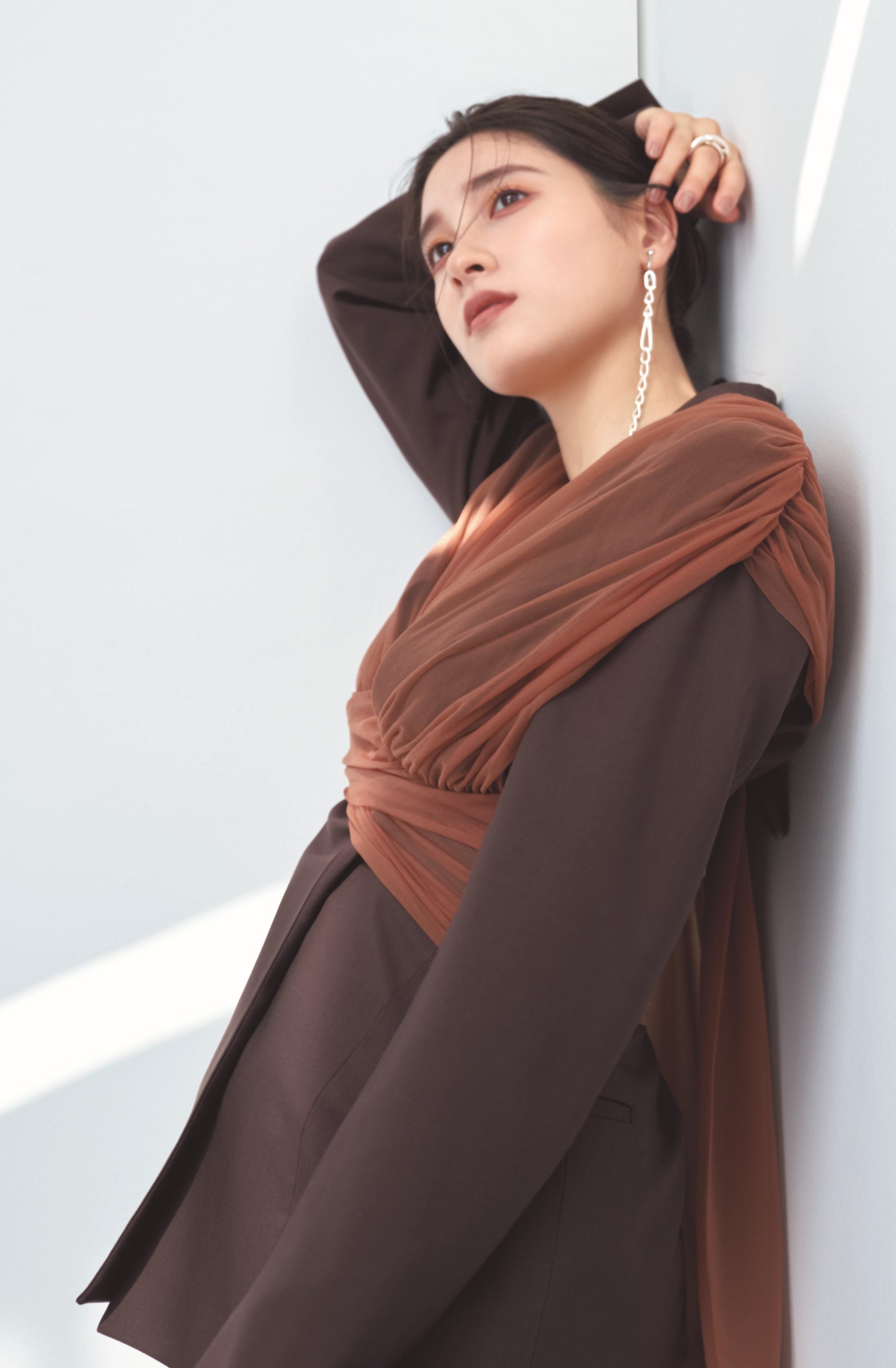 土屋太鳳、お腹の赤ちゃんと“2ショット”写真も！『美的』表紙で