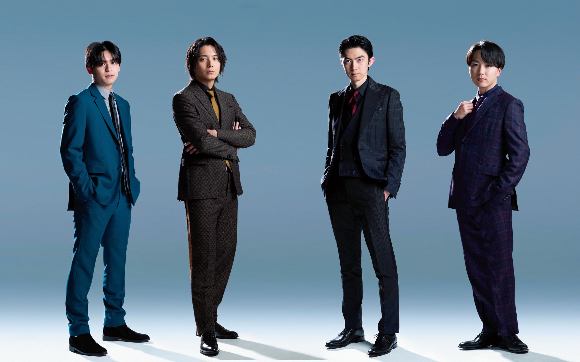 左から斎藤明日斗五段、都成竜馬七段、中村太地八段、徳田拳士四段(C)小学館/女性セブン 写真:野澤亘伸