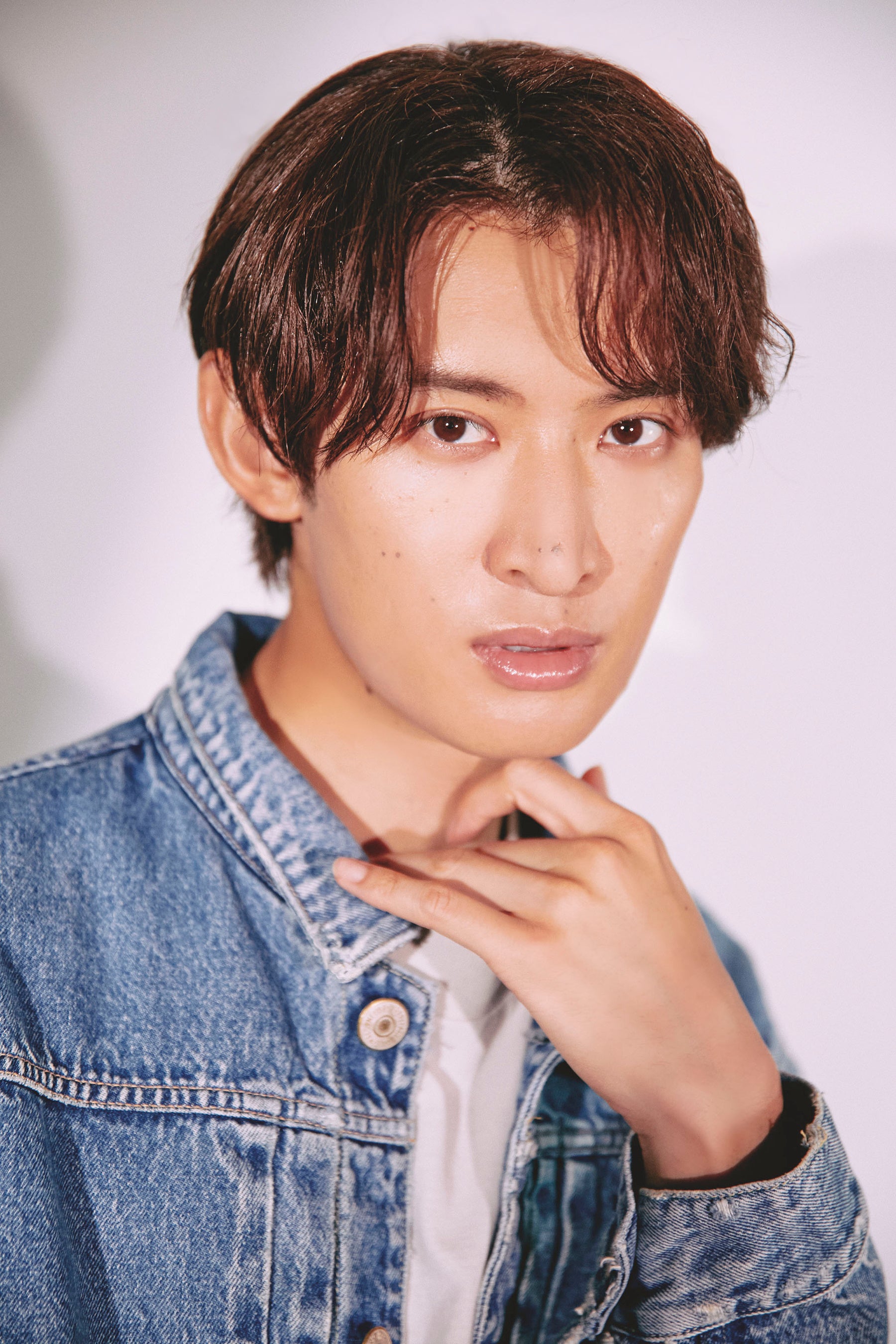 Snow Man向井康二　©小学館／女性セブン　撮影／丸山桃子