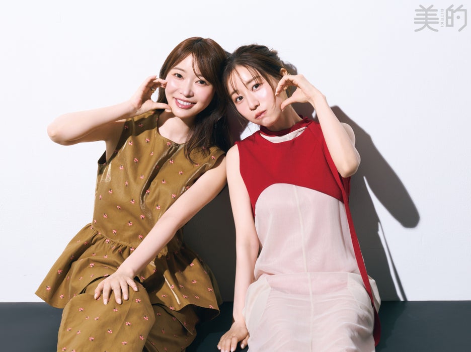 プライベートでも大の仲よしの指原莉乃さん(左)。「みな実さんの何がすごいって、急に私が『お腹すきました~』と言ってもさっと用意してくださるところ。お米も土鍋で炊いてあって、全部が超美味しい」(指原さん)