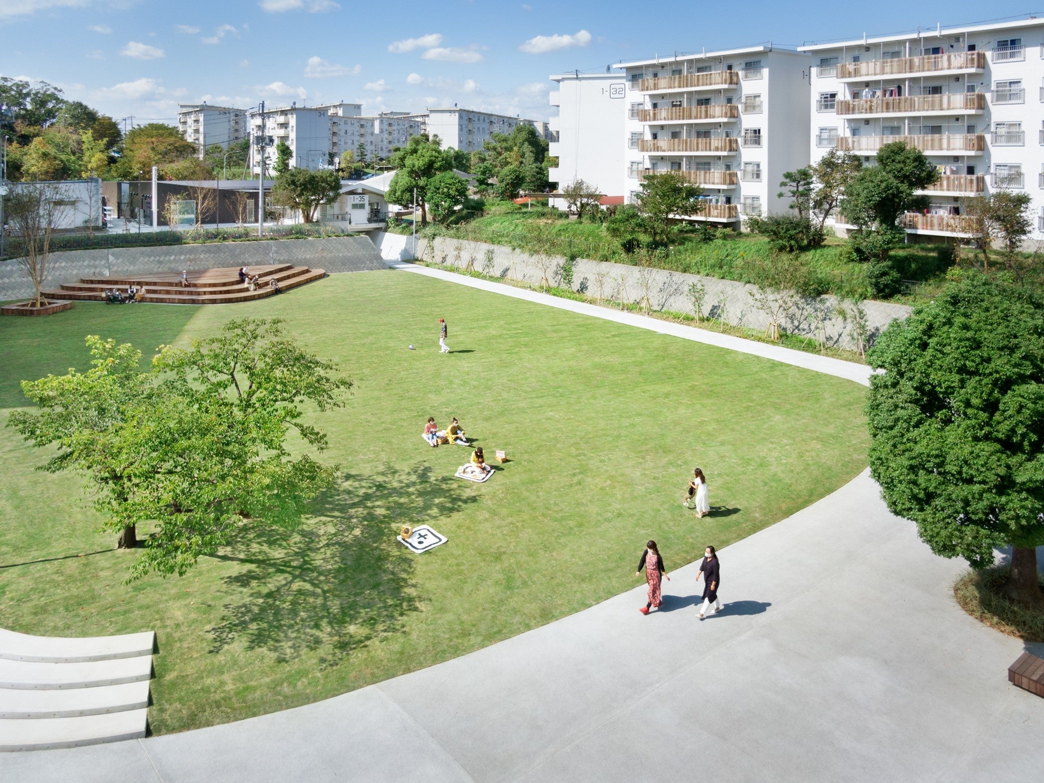 洋光台北団地の屋外広場