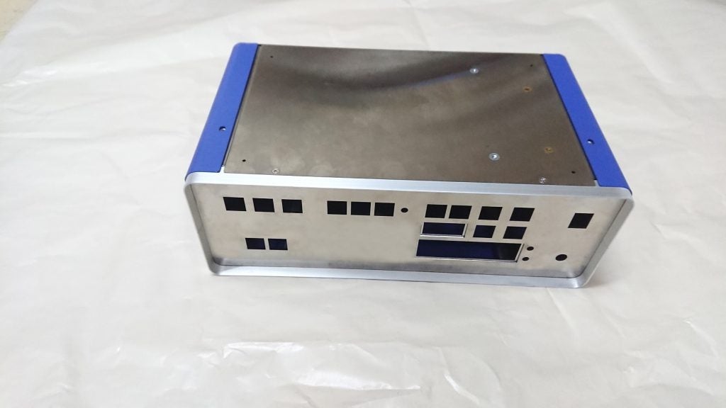 電気系機器の筐体